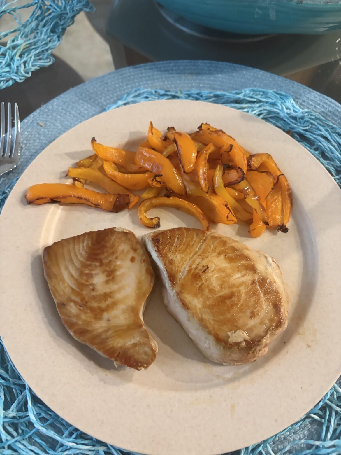 Ahi tuna steaks and bell pepper! 380 cals total