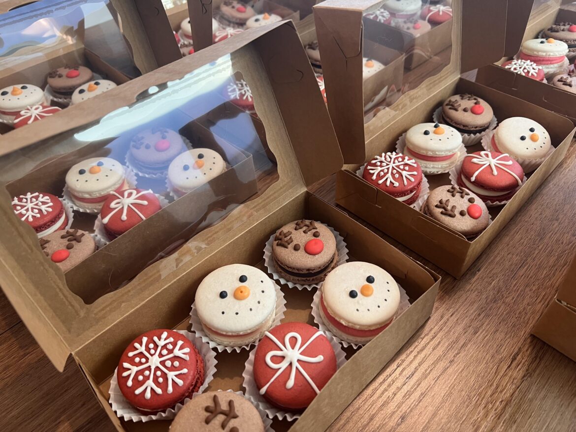 Christmas macaron boxes!