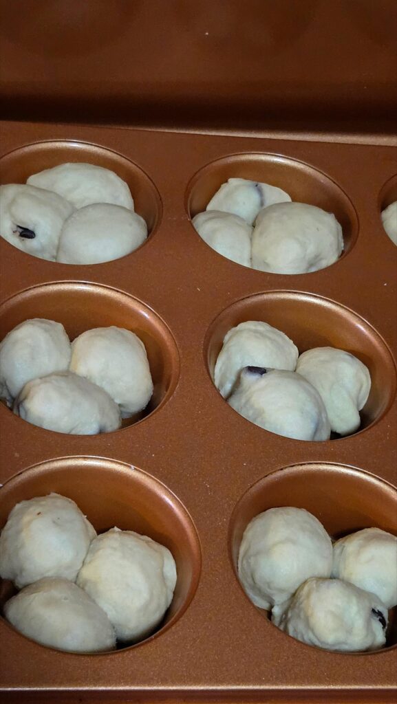 Tried some chocolate chip pull apart buns. They were a hit!