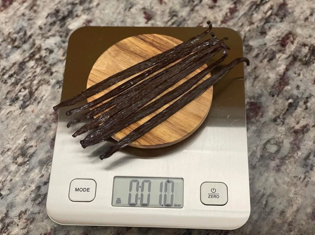 Hey guys :) I have extra vanilla beans if you guys need some for the holidays!! Hey guys :) I have extra vanilla beans if you guys need some for the holidays!!