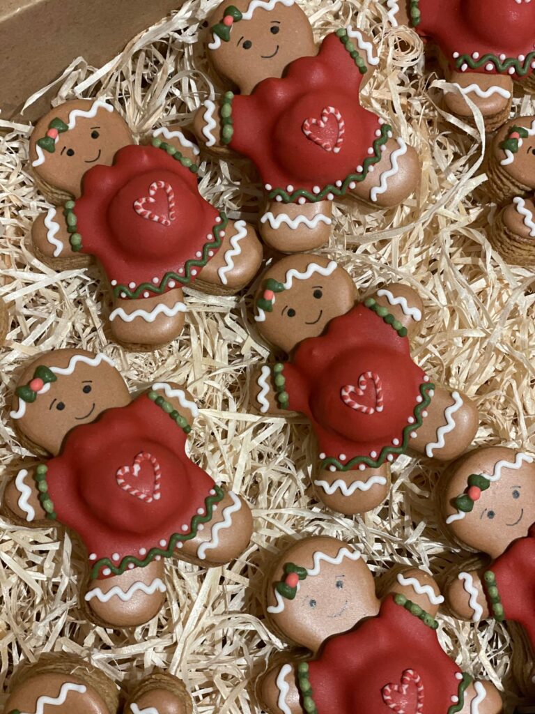 Baby Shower + Holiday Season = Pregnant Gingerbread