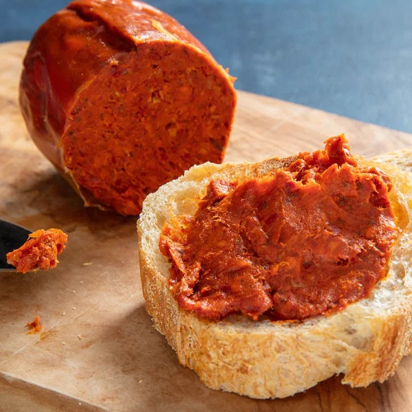 'Nduja di Spilinga: creamy, lightly smoked and intensely spicy salami, typical of Calabria.