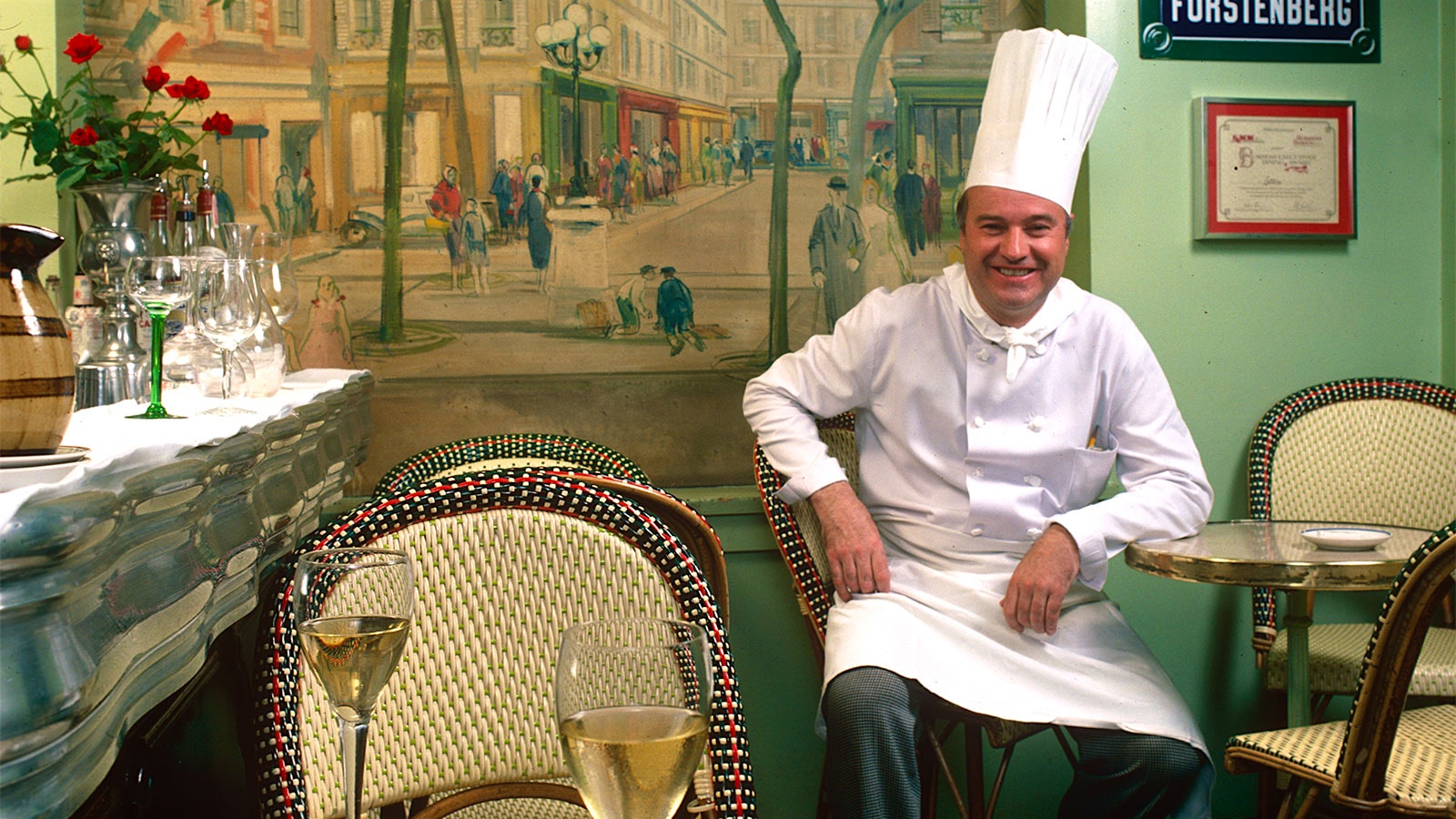  Chef André Soltner at Lutèce in 1984; he was not only a leader in the kitchen but a presence in the dining room.