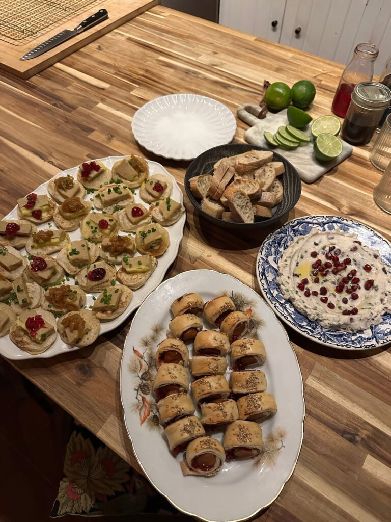 Vegan Christmas dinner with my coworkers and friends 🥹🎄