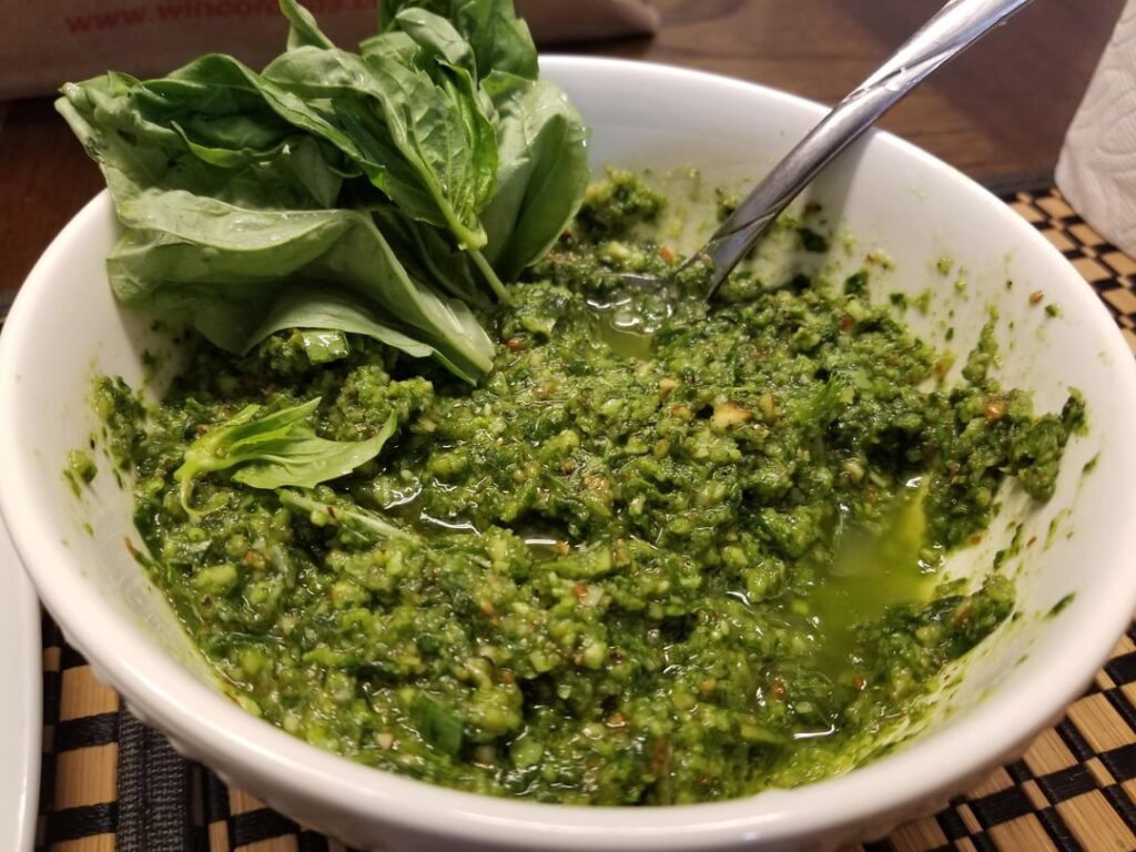 What do you guys think of my 3rd attempt Pesto sauce? (And some lagsana)