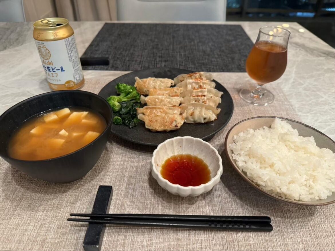[homemade] Gyoza dinner with miso soup and rice