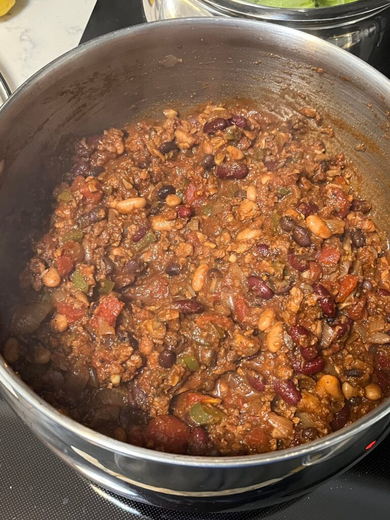 Meatless chili and seitan