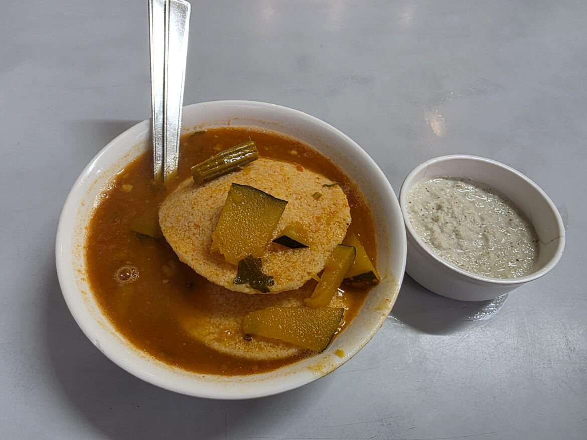 My simple Indian breakfast SOFT IDLI with chutney.