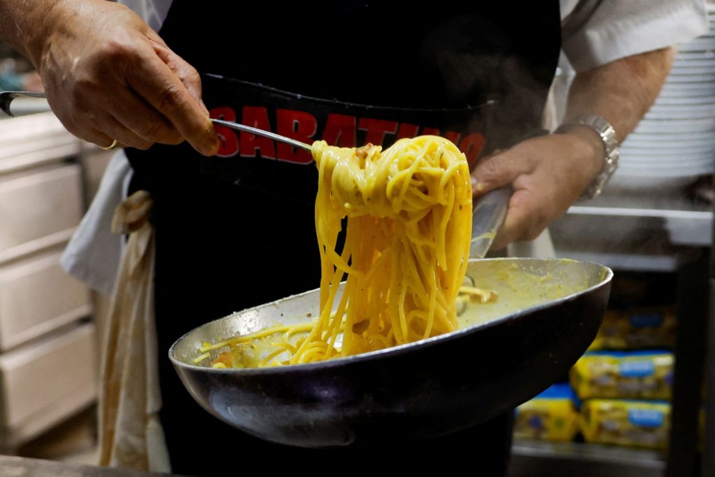 Trump’s tariffs raise costs for stores and restaurants that import Italian pasta Trump’s tariffs raise costs for stores and restaurants that import Italian pasta
