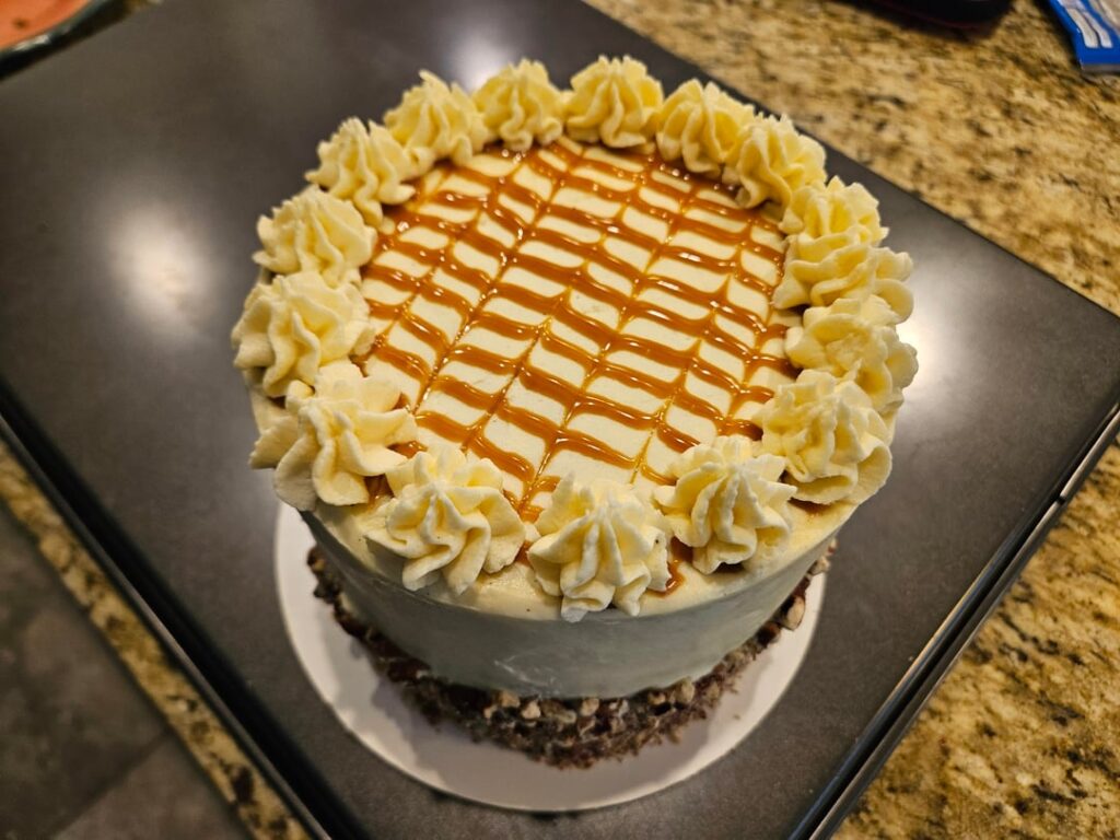 Caramel pecan cheesecake carrot cake: an all-in-one of my husband’s favorite things for his bday Caramel pecan cheesecake carrot cake: an all-in-one of my husband's favorite things for his bday