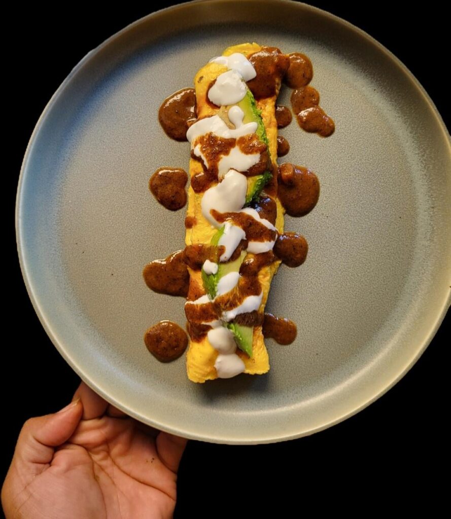 Ooof un molito con el desayuno. Do you ever use mole or a type of mole to eat with other foods besides chicken or turkey?