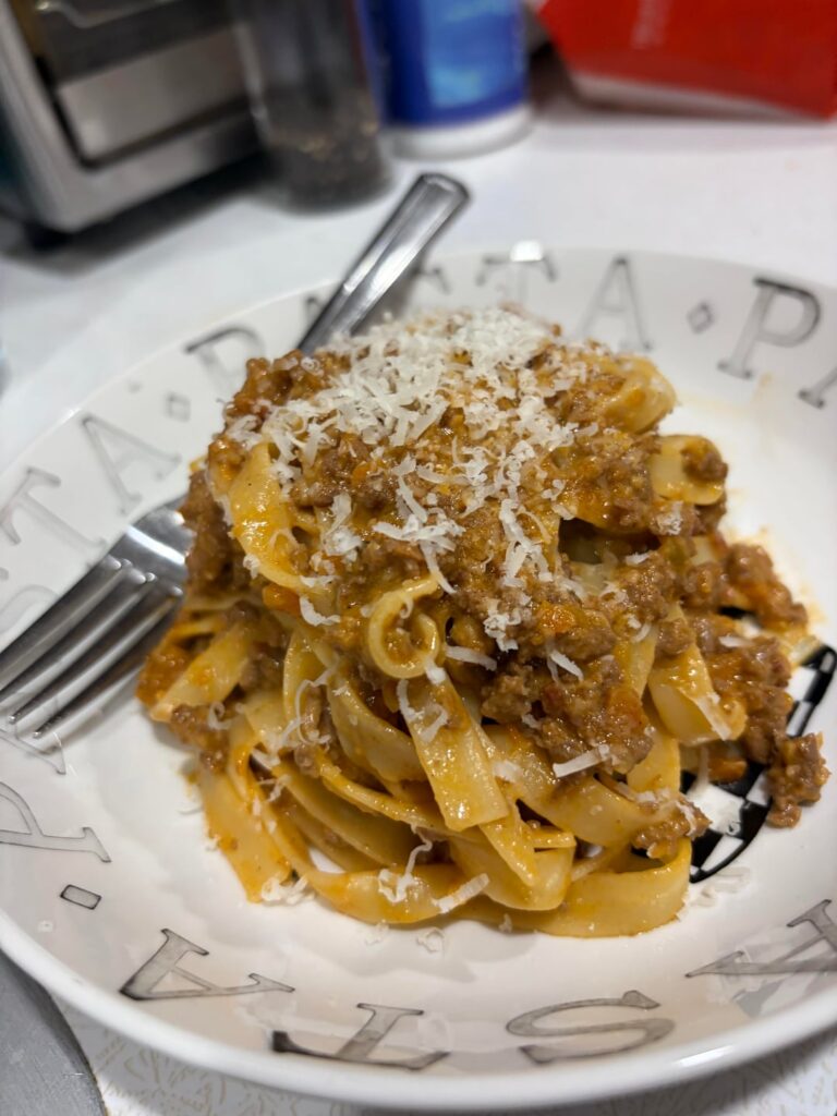 [Homemade] Tagliatelle Bolognese
