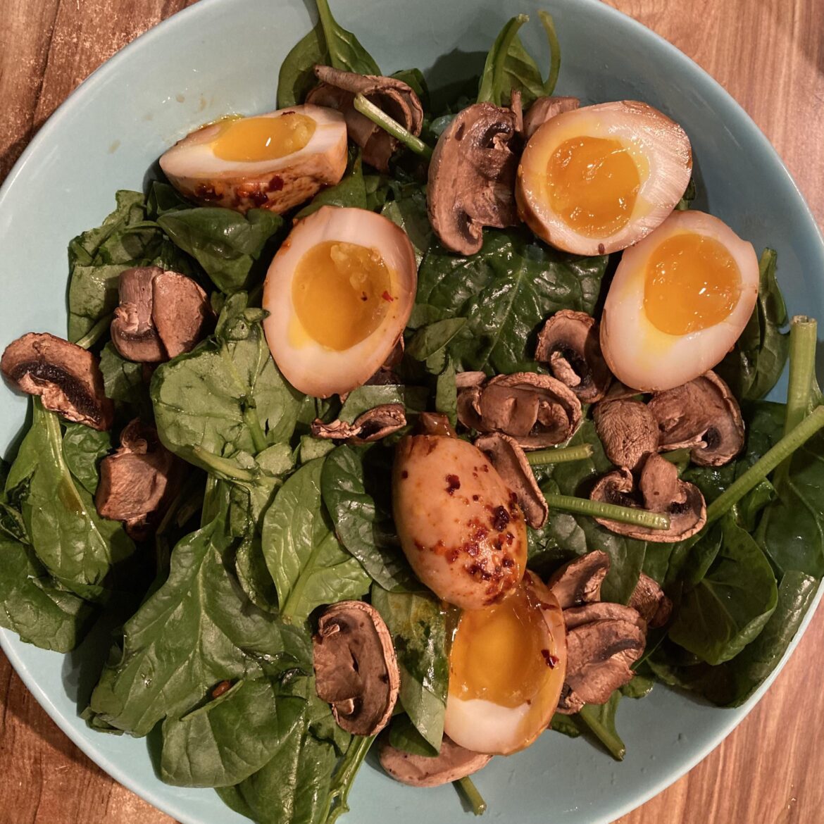 Spinach salad w/mushrooms and marinated eggs-315 cal