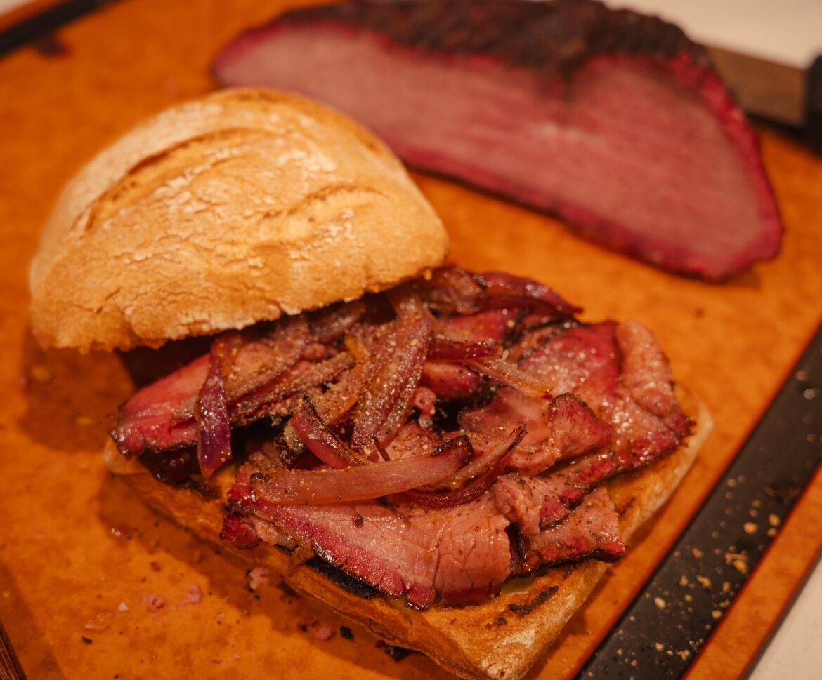 Smoked tritip sammich