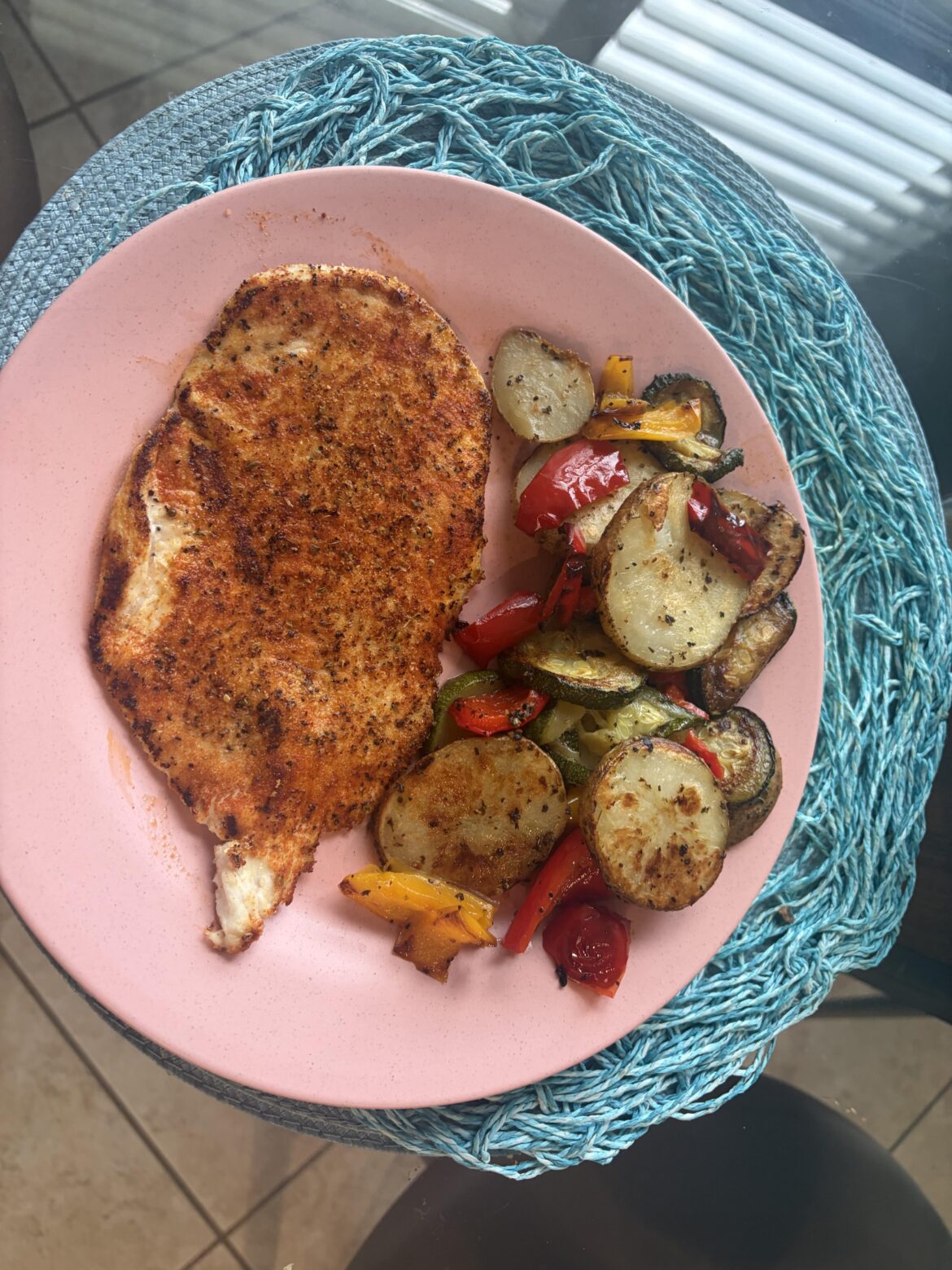 garlic roasted potato, with roasted pepper, zucchini, and grilled chicken - 443 cals