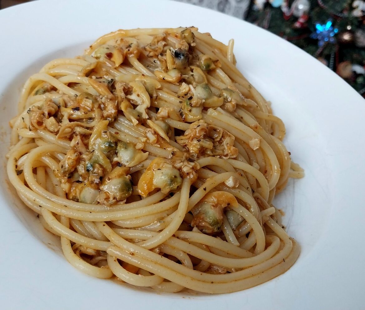Quick and easy clam pasta for lunch