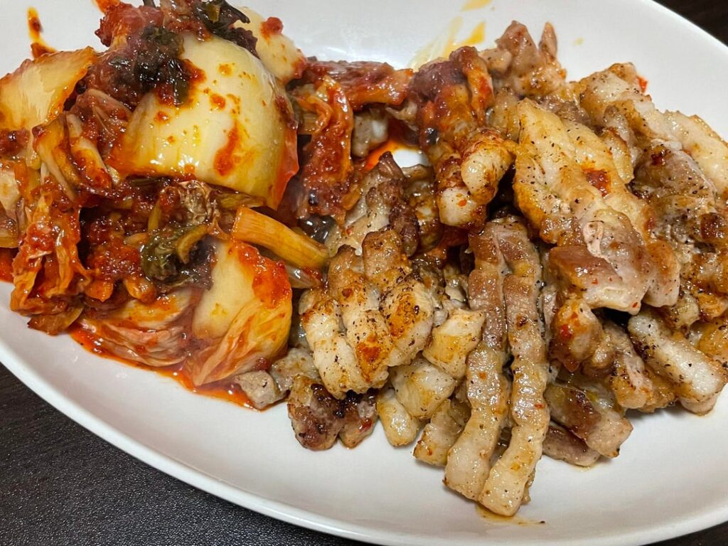 Samgyupsal and kimchi.. name a better duo 🤤