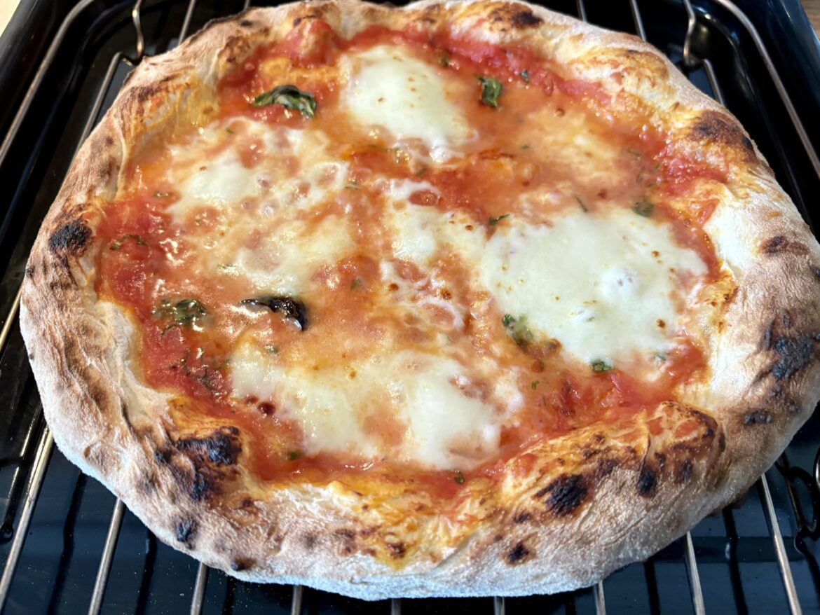 Margarita first try in pizzaoven