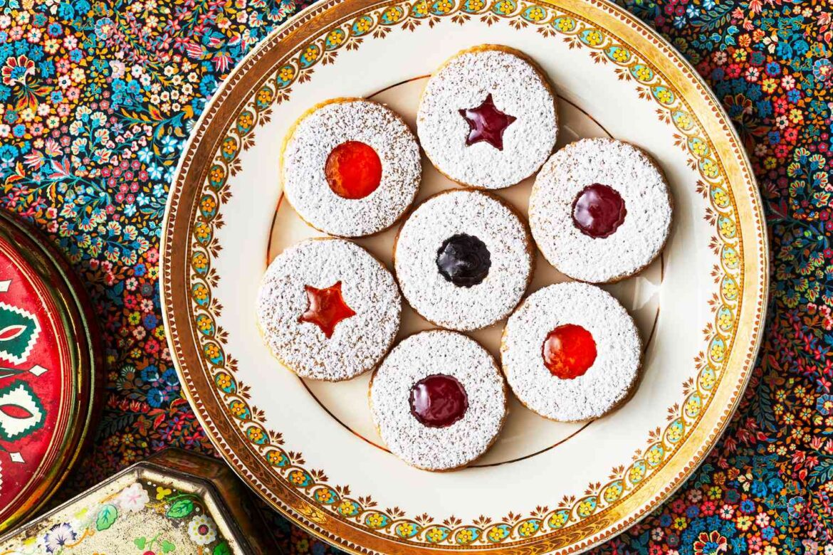 12 Classic German Christmas Cookies to Make This Season