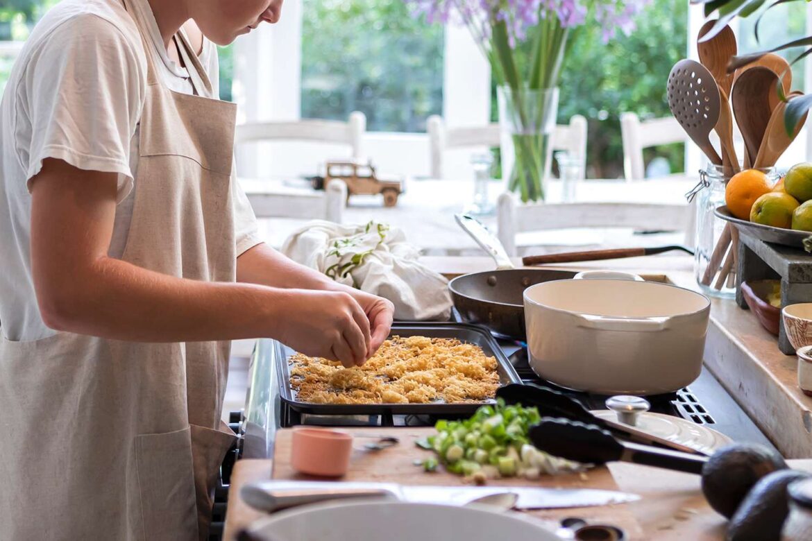 15-Year-Old Compared to ‘Cinderella’ After Family Asks Her to Cook for Dinner Party