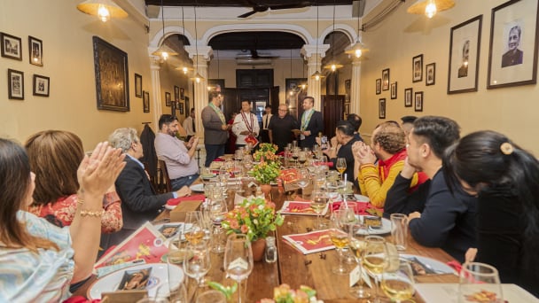 Enjoy the culinary culture from a “star” French chef. Enjoy the culinary culture from a "star" French chef.