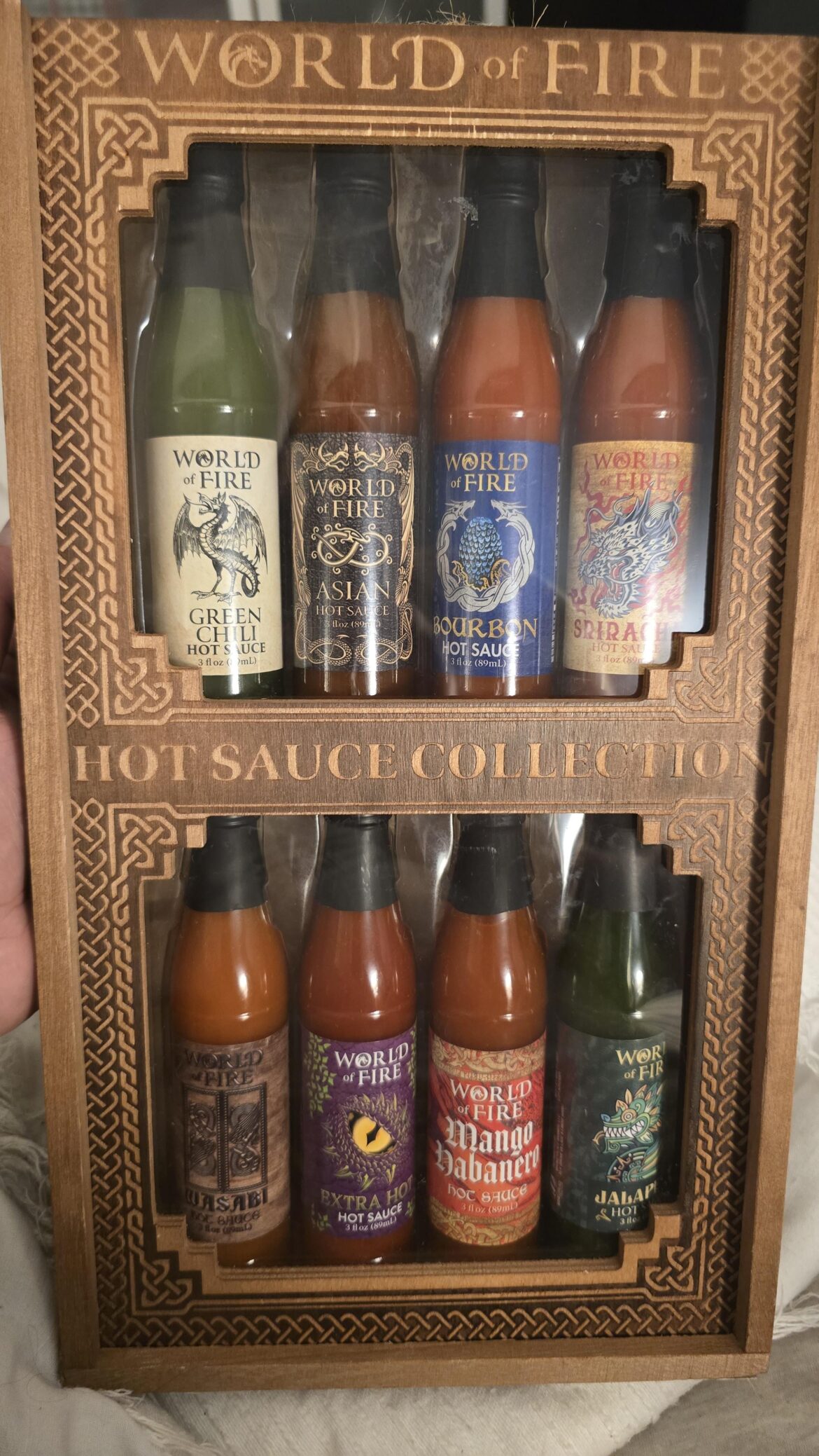 My best friend/cousin gave me a cool ass gift!