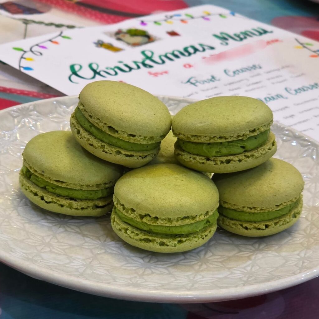 finally made successful macarons!! matcha no less finally made successful macarons!! matcha no less