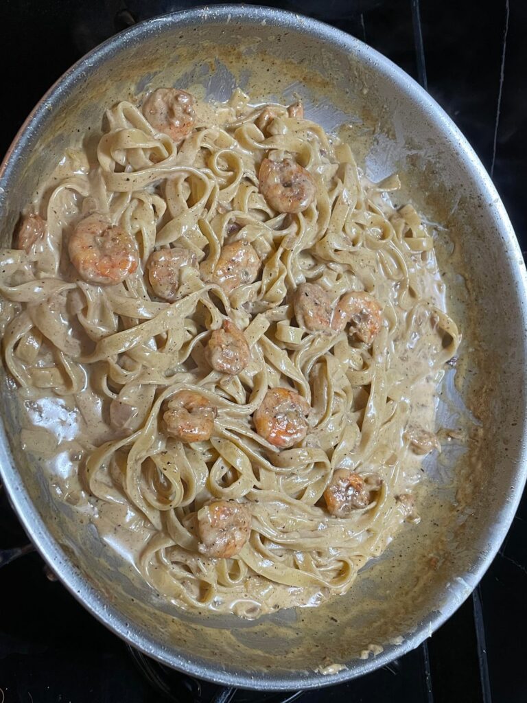 Creamy shrimp Alfredo😋