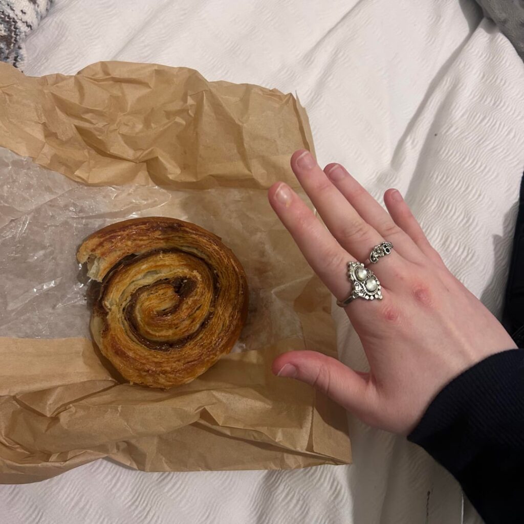 cinnamon swirl pastry cals