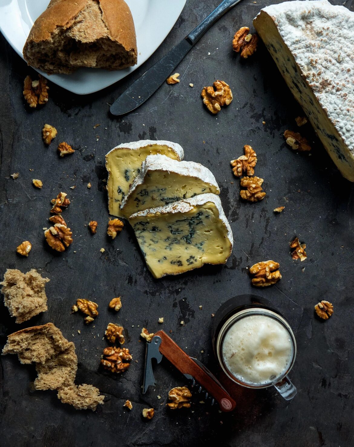 Day 1852 of posting images of cheese until I run out of cheese types: Wrekin Blue