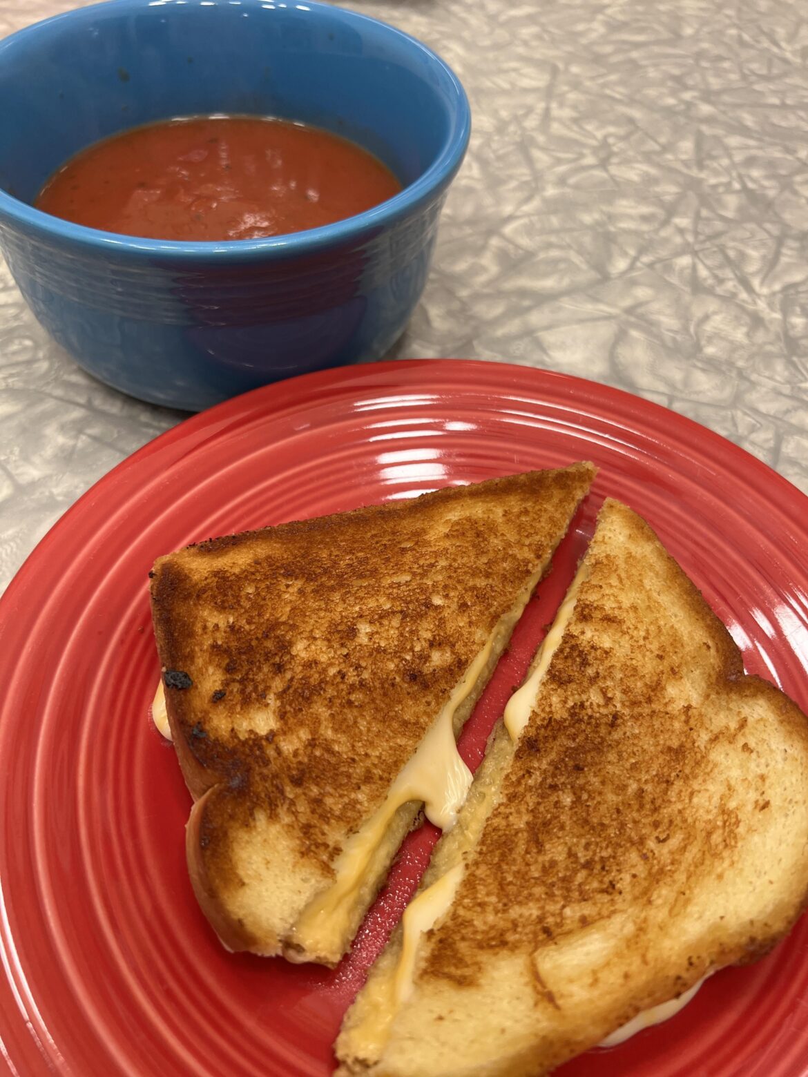 Pleased with how this turned out! White and yellow cheddar cheese, oiled carbonara steel pan, finished with clarified butter.