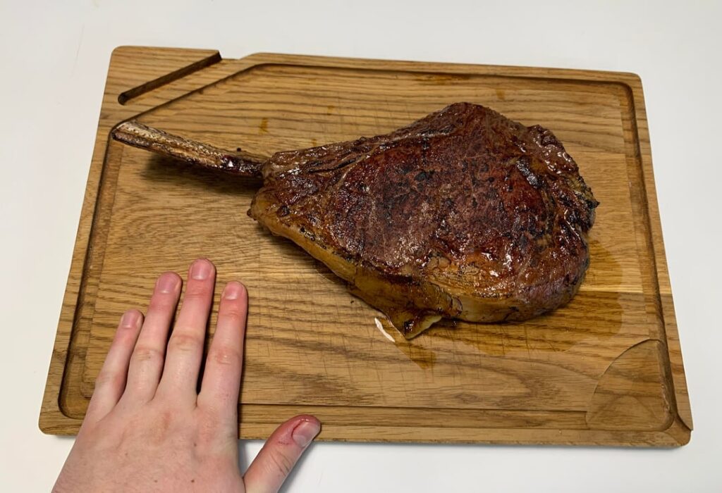 52 oz tomahawk