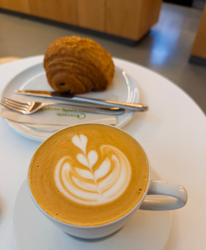 Kiss the hippo Leicester Sq