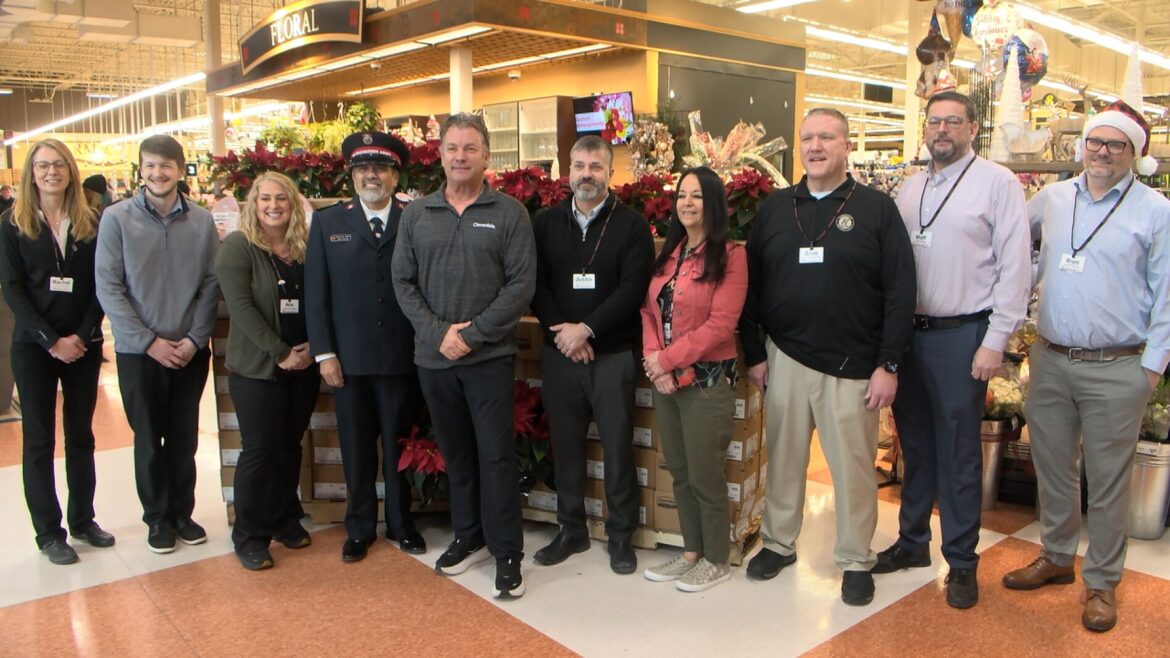 Hornbacher’s, Cloverdale donate hundreds of hams for Christmas food boxes - InForum