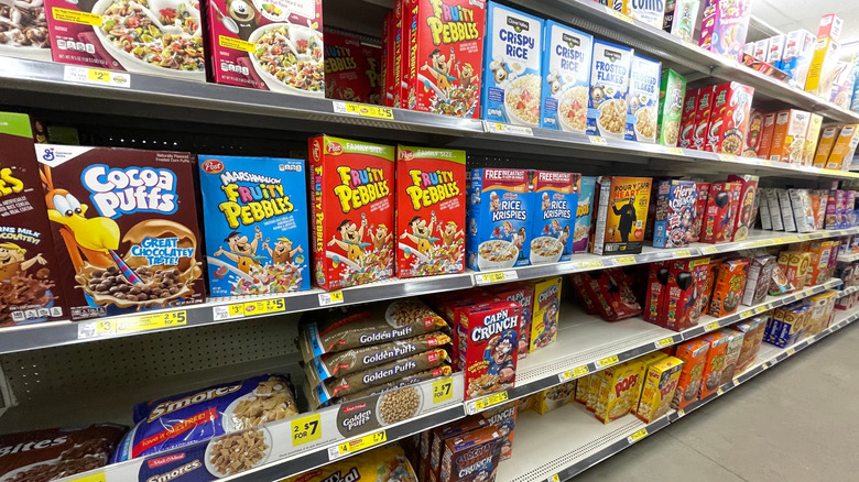 A Dollar General store's cereal aisle