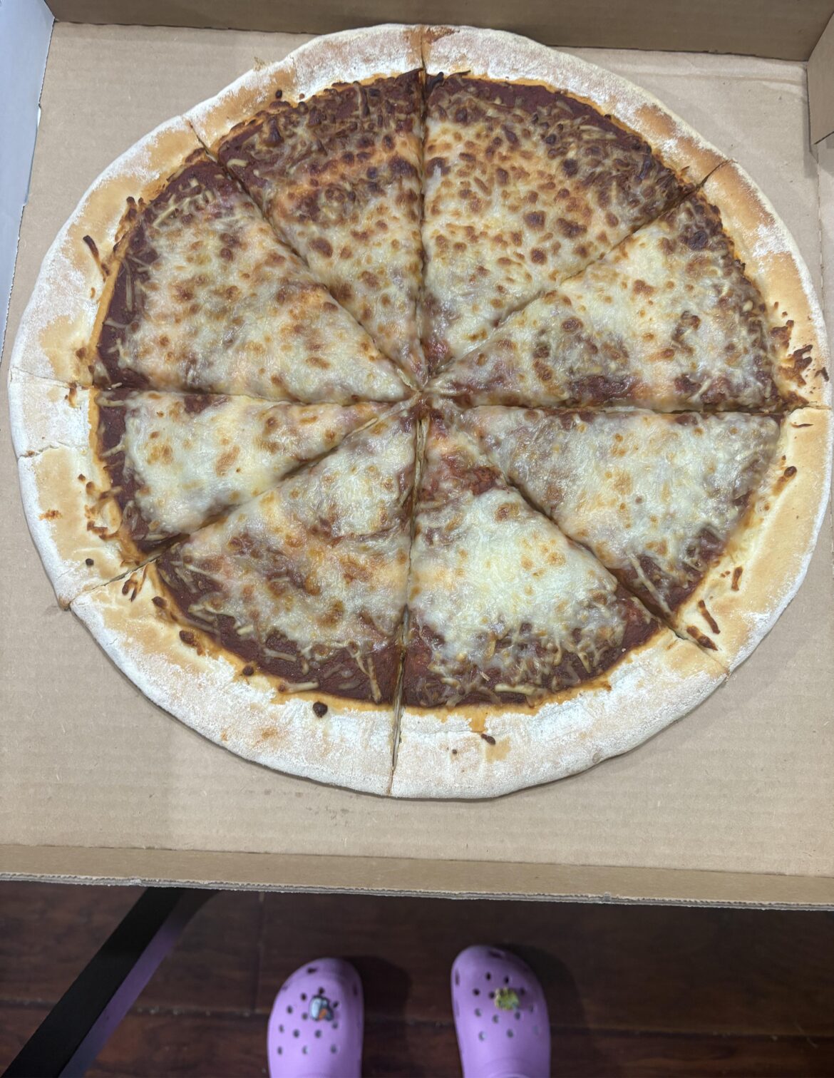 The sauce looks like poop from a butt