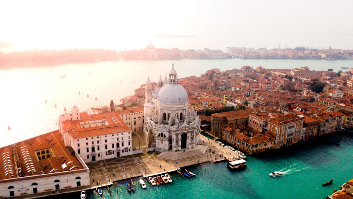 Discover the best restaurants with a view in Venice