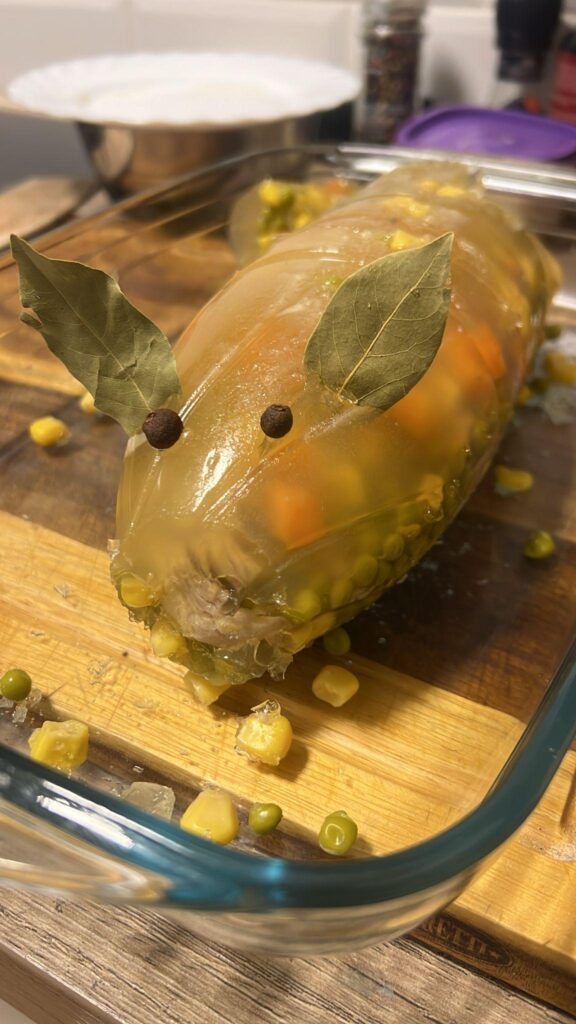 My neighbour asked some laurel leaves.. then send me this.