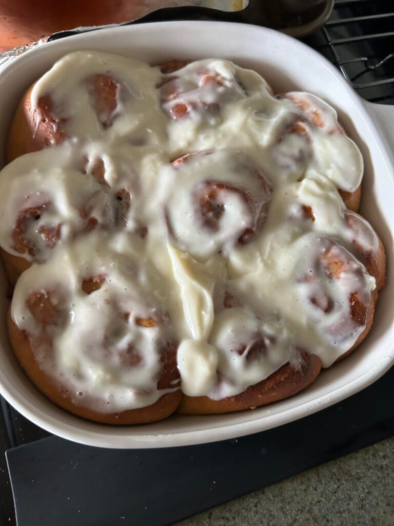 Keto cinnamon rolls