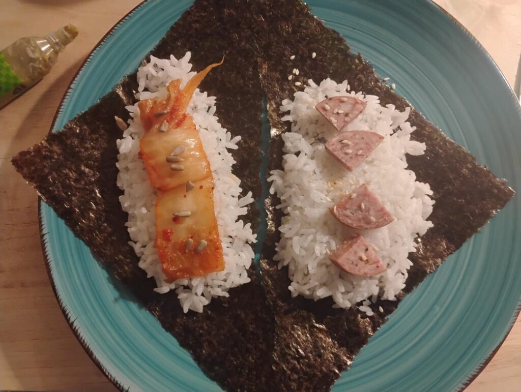 What nori seaweed does not go soft upon immediately touching rice?