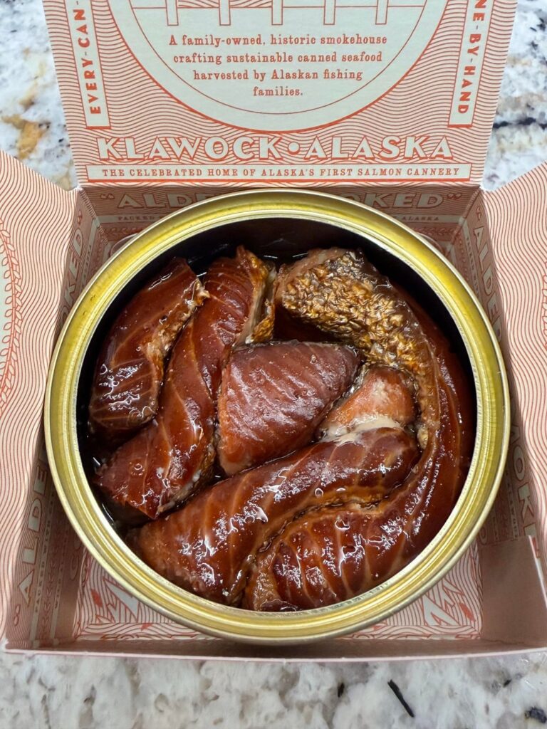 A show stopper tin 😭 my jaw dropped when I opened this. As you can imagine it was gone within a few mins of opening.