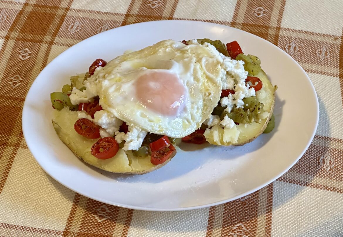 I’m definitely not a food stylist. Baked potato with sautéed peppers and village cheese (Kosova djathë fshati) I'm definitely not a food stylist. Baked potato with sautéed peppers and village cheese (Kosova djathë fshati)