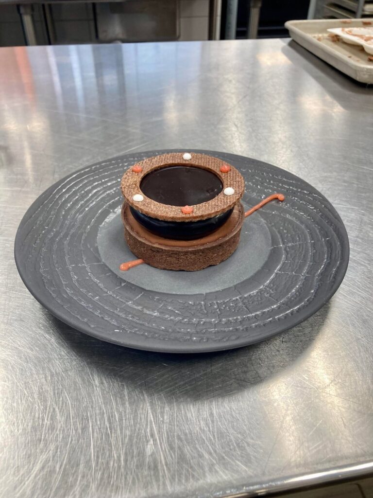 Christmas dessert: dark chocolate and orange tart