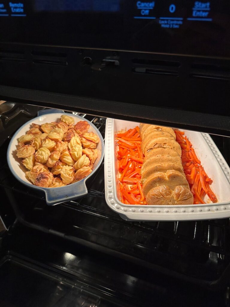 I cooked a full vegan Christmas menu for my vegan family 🥹✨ I cooked a full vegan Christmas menu for my vegan family 🥹✨