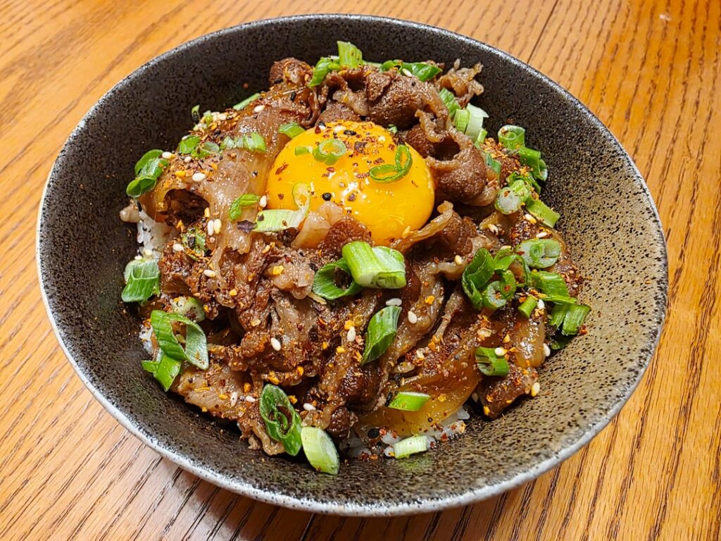 [Homemade] Gyudon(Japanese beef bowl)