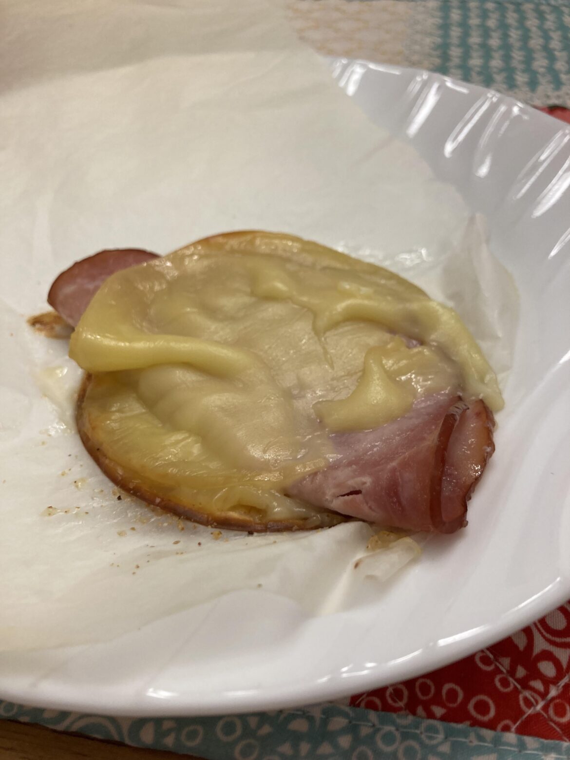 Piece of ham with cheese as bread 135 calories