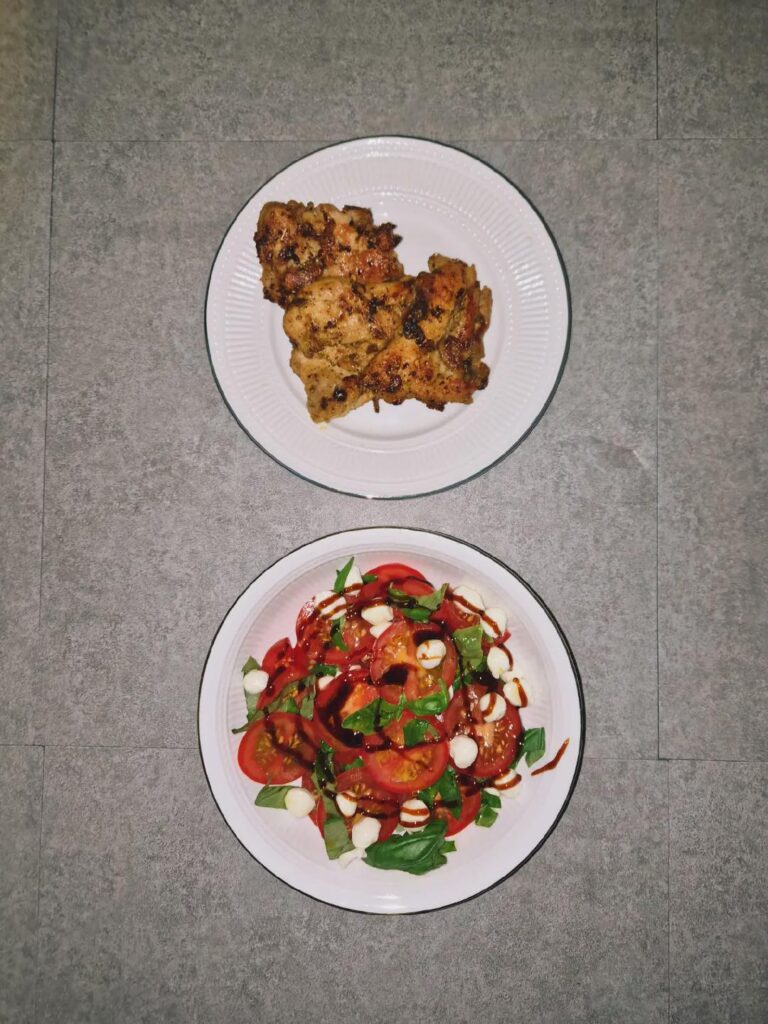 Chicken with Salad (Tomato, Basil, Mozeralla) 🍗🍅