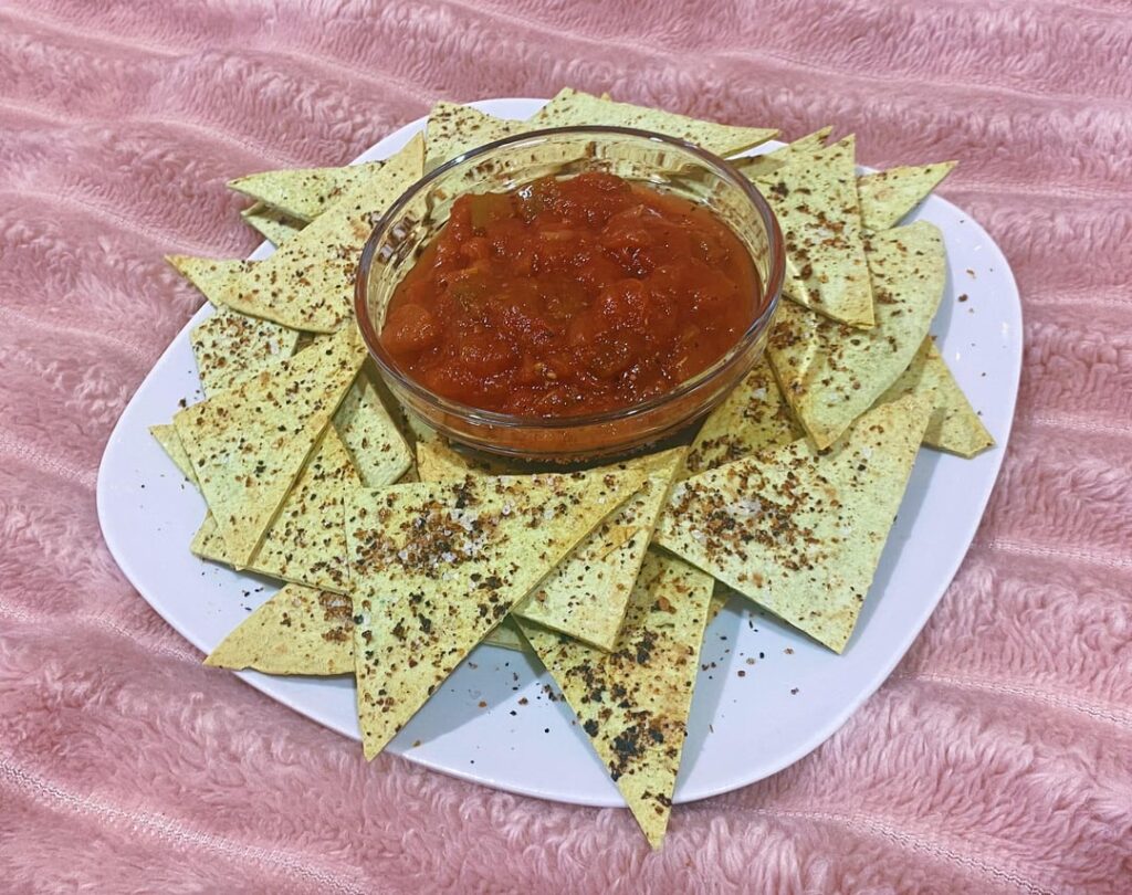 tajin tortilla chips & salsa (185)
