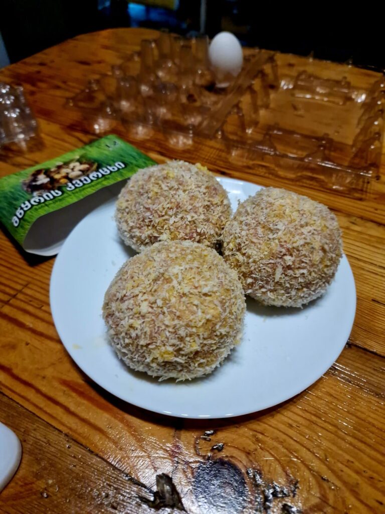 Expat hell - Nobody here knows what a Scotch Egg is...made some, second photo yolk 🤤