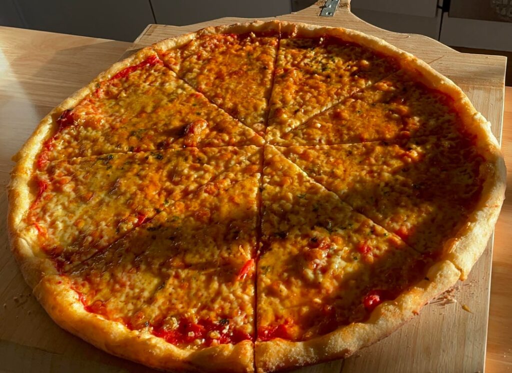 20 inch New York style garlic Margherita